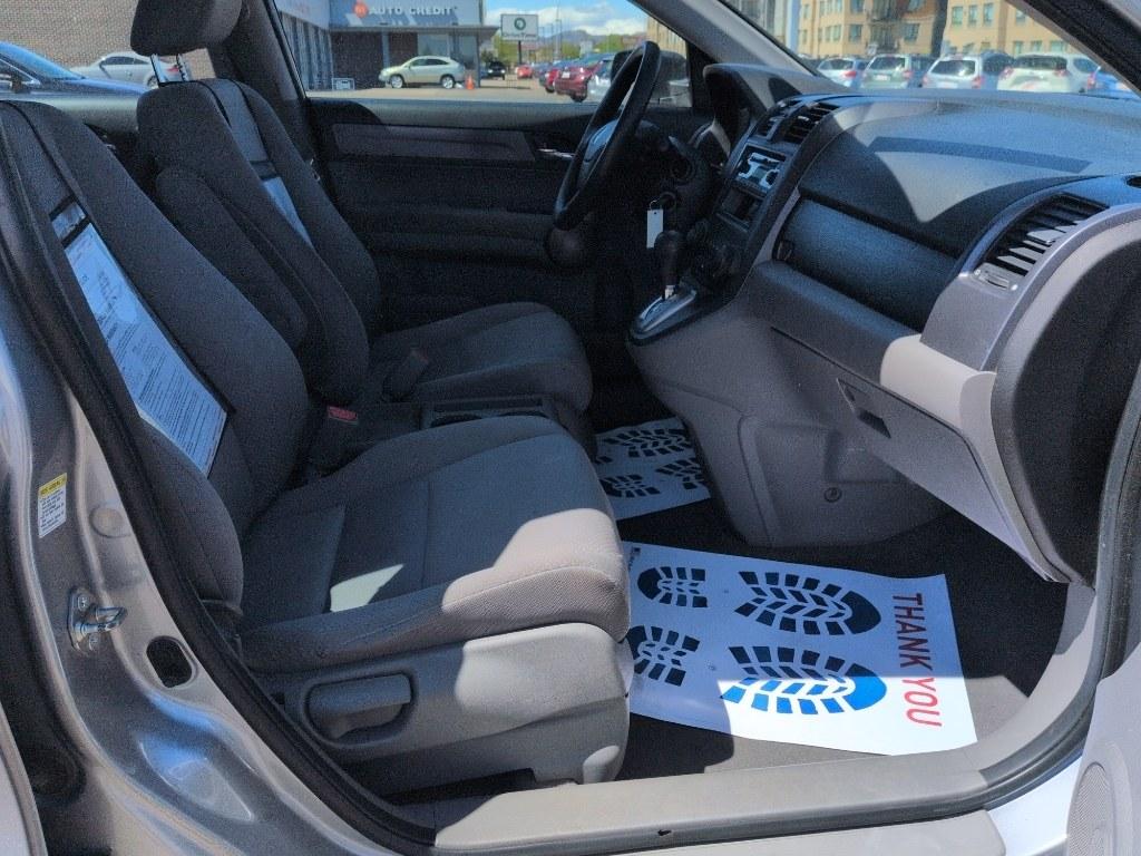 2008 SILVER Honda CR-V LX (3CZRE38368G) with an 4 Cyl, 2.4L engine, Automatic transmission, located at 10890 W. Colfax Ave., Lakewood, CO, 80215, (303) 274-7692, 39.739914, -105.120132 - Photo#17