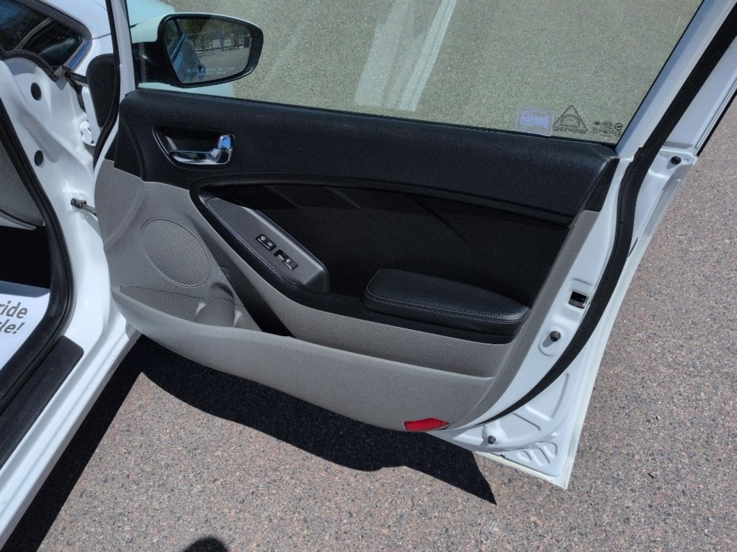 2015 WHITE Kia Forte5 EX (KNAFX5A85F5) with an 4 Cyl, 2.0L engine, Automatic transmission, located at 10890 W. Colfax Ave., Lakewood, CO, 80215, (303) 274-7692, 39.739914, -105.120132 - Photo#16