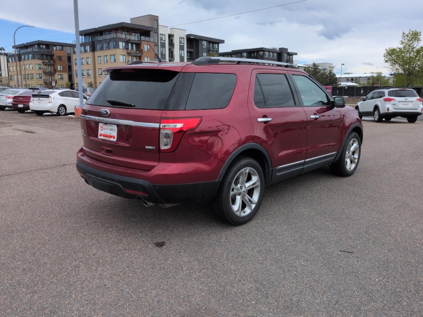 2014 RED Ford Explorer Limited (1FM5K8F8XEG) with an V6, 3.5L engine, Automatic transmission, located at 10890 W. Colfax Ave., Lakewood, CO, 80215, (303) 274-7692, 39.739914, -105.120132- Photo#4