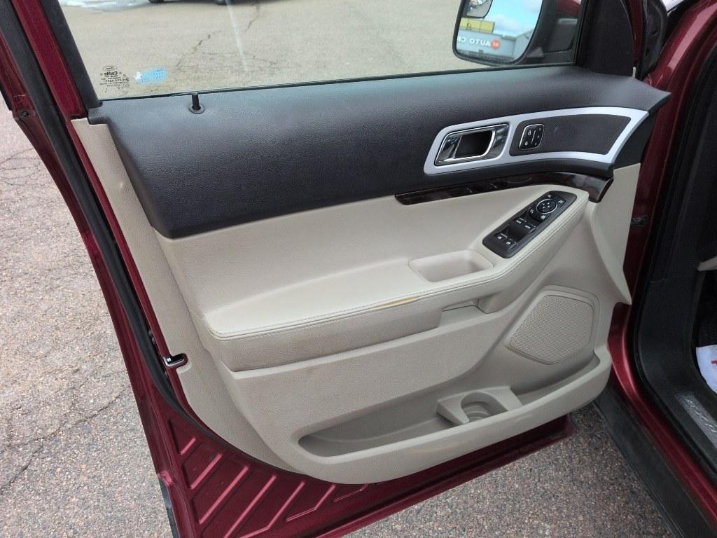 2014 RED Ford Explorer Limited (1FM5K8F8XEG) with an V6, 3.5L engine, Automatic transmission, located at 10890 W. Colfax Ave., Lakewood, CO, 80215, (303) 274-7692, 39.739914, -105.120132 - Photo#8