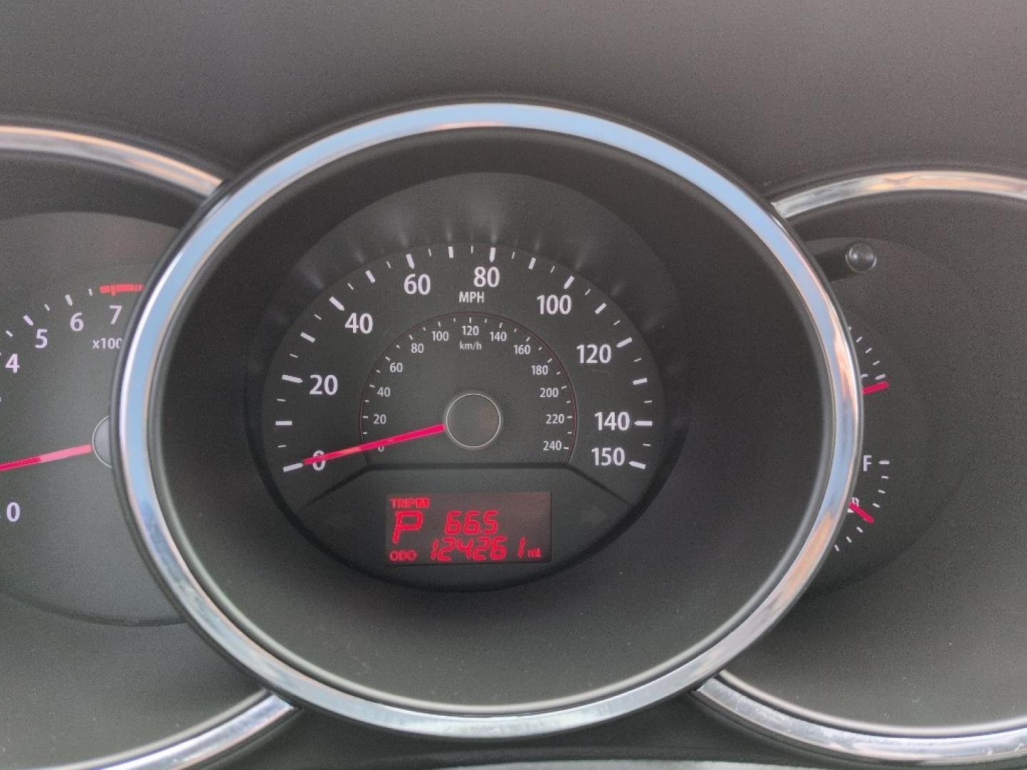 2012 SILVER Kia Sorento EX V6 4WD (5XYKUDA29CG) with an V6, 3.5L engine, Automatic transmission, located at 10890 W. Colfax Ave., Lakewood, CO, 80215, (303) 274-7692, 39.739914, -105.120132 - Photo#11