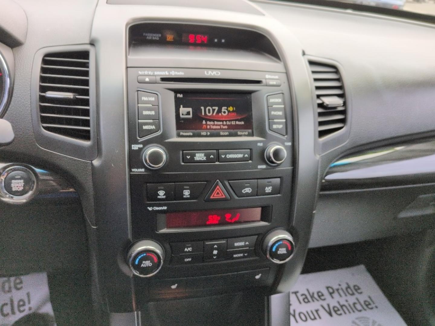 2012 SILVER Kia Sorento EX V6 4WD (5XYKUDA29CG) with an V6, 3.5L engine, Automatic transmission, located at 10890 W. Colfax Ave., Lakewood, CO, 80215, (303) 274-7692, 39.739914, -105.120132 - Photo#12