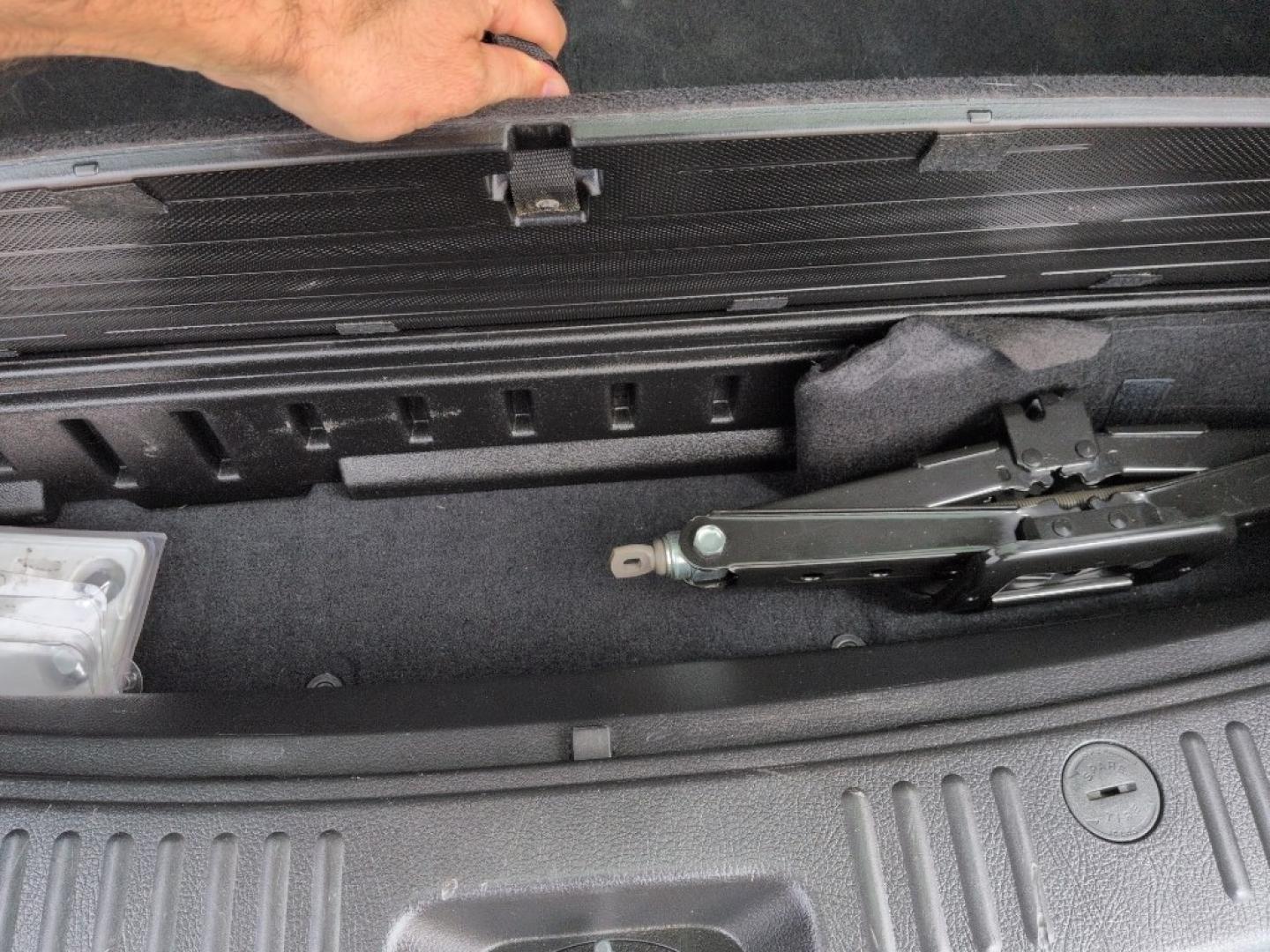 2012 SILVER Kia Sorento EX V6 4WD (5XYKUDA29CG) with an V6, 3.5L engine, Automatic transmission, located at 10890 W. Colfax Ave., Lakewood, CO, 80215, (303) 274-7692, 39.739914, -105.120132 - Photo#25