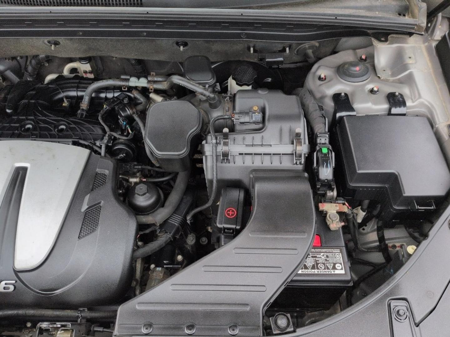 2012 SILVER Kia Sorento EX V6 4WD (5XYKUDA29CG) with an V6, 3.5L engine, Automatic transmission, located at 10890 W. Colfax Ave., Lakewood, CO, 80215, (303) 274-7692, 39.739914, -105.120132 - Photo#28