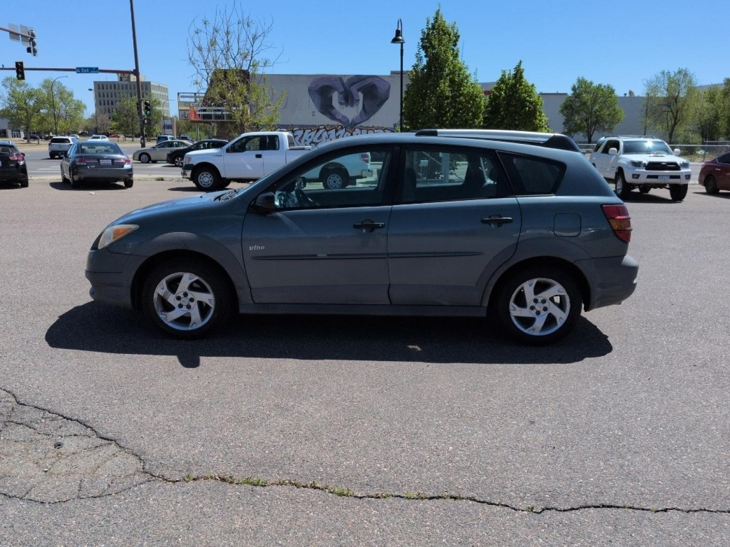 2008 GRAY Pontiac Vibe Base (5Y2SL65818Z) with an 4 Cyl, 1.8L engine, Automatic transmission, located at 10890 W. Colfax Ave., Lakewood, CO, 80215, (303) 274-7692, 39.739914, -105.120132 - Photo#7