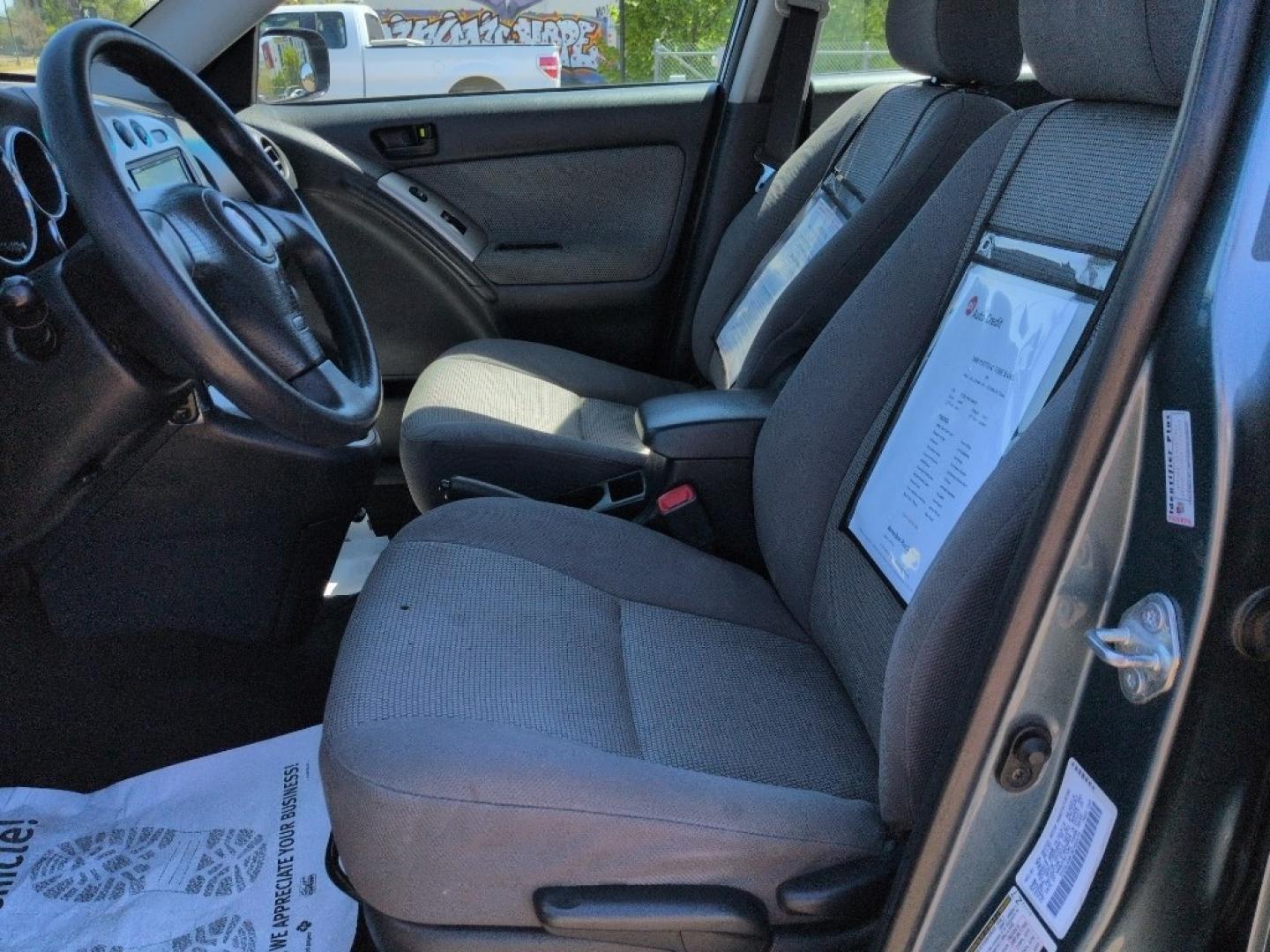 2008 GRAY Pontiac Vibe Base (5Y2SL65818Z) with an 4 Cyl, 1.8L engine, Automatic transmission, located at 10890 W. Colfax Ave., Lakewood, CO, 80215, (303) 274-7692, 39.739914, -105.120132 - Photo#9