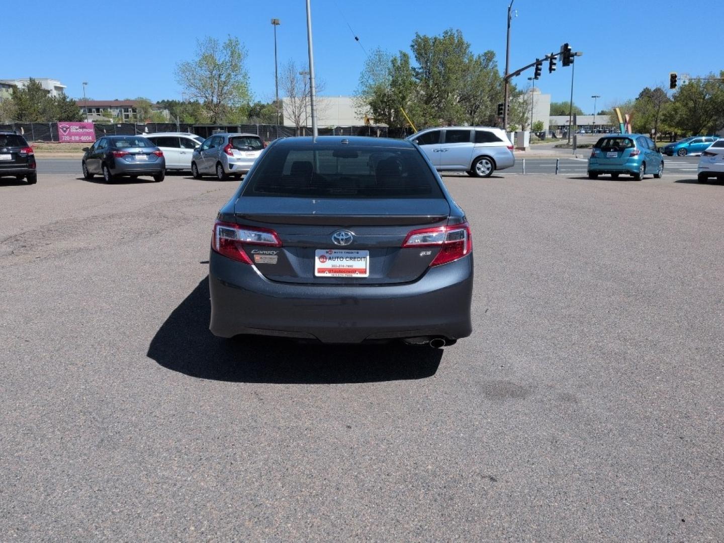 2012 GRAY Toyota Camry SE (4T1BF1FK0CU) with an 4 Cyl, 2.5L engine, Automatic transmission, located at 10890 W. Colfax Ave., Lakewood, CO, 80215, (303) 274-7692, 39.739914, -105.120132 - Photo#5