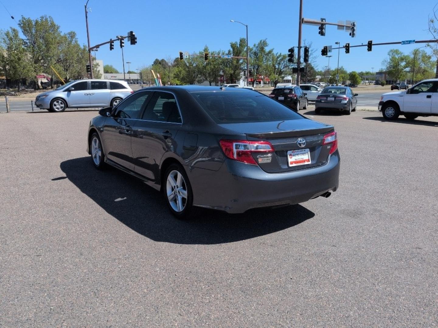 2012 GRAY Toyota Camry SE (4T1BF1FK0CU) with an 4 Cyl, 2.5L engine, Automatic transmission, located at 10890 W. Colfax Ave., Lakewood, CO, 80215, (303) 274-7692, 39.739914, -105.120132 - Photo#6