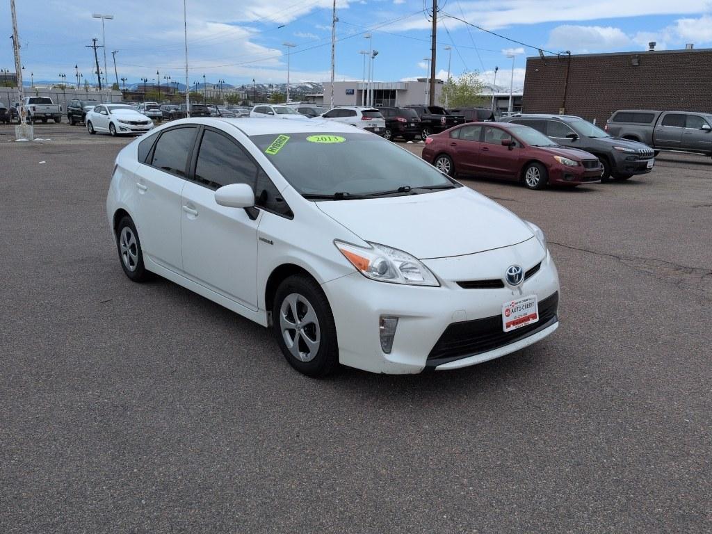 2013 WHITE Toyota Prius PRIUS III (JTDKN3DUXD5) with an 4 Cyl, 1.8L engine, Automatic transmission, located at 10890 W. Colfax Ave., Lakewood, CO, 80215, (303) 274-7692, 39.739914, -105.120132- Photo#2