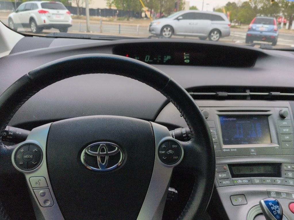 2013 WHITE Toyota Prius PRIUS III (JTDKN3DUXD5) with an 4 Cyl, 1.8L engine, Automatic transmission, located at 10890 W. Colfax Ave., Lakewood, CO, 80215, (303) 274-7692, 39.739914, -105.120132- Photo#10