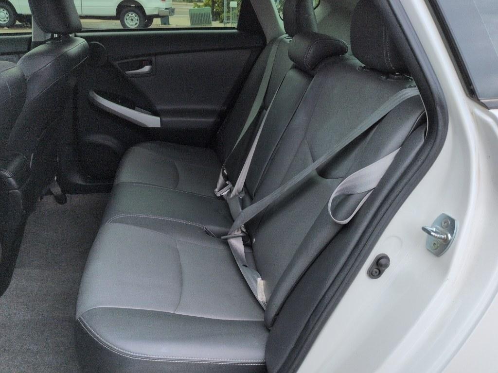 2013 WHITE Toyota Prius PRIUS III (JTDKN3DUXD5) with an 4 Cyl, 1.8L engine, Automatic transmission, located at 10890 W. Colfax Ave., Lakewood, CO, 80215, (303) 274-7692, 39.739914, -105.120132- Photo#14