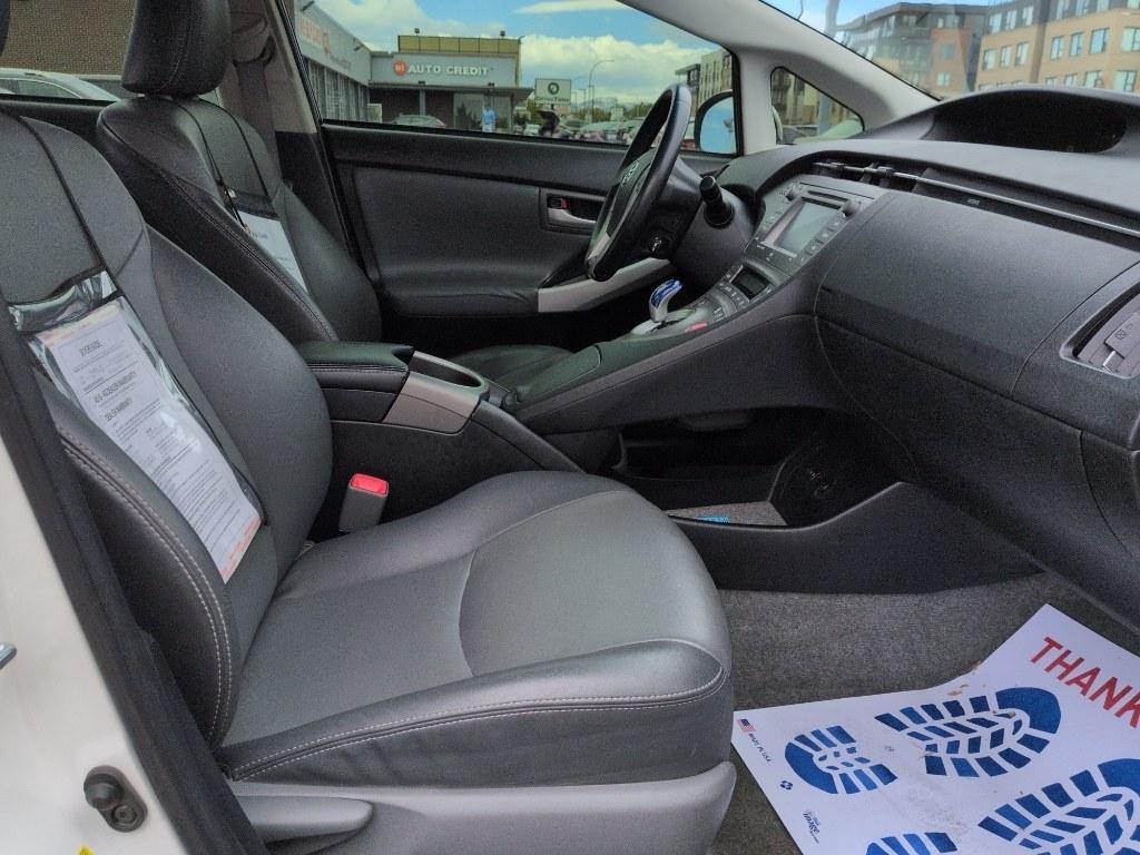 2013 WHITE Toyota Prius PRIUS III (JTDKN3DUXD5) with an 4 Cyl, 1.8L engine, Automatic transmission, located at 10890 W. Colfax Ave., Lakewood, CO, 80215, (303) 274-7692, 39.739914, -105.120132- Photo#16