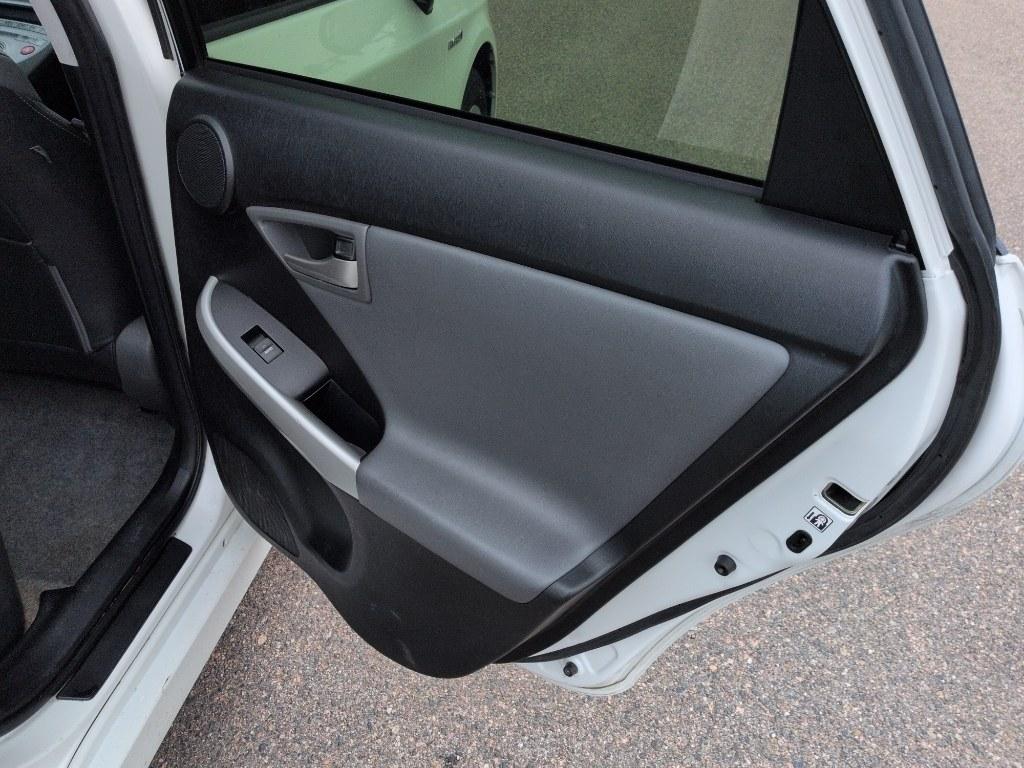 2013 WHITE Toyota Prius PRIUS III (JTDKN3DUXD5) with an 4 Cyl, 1.8L engine, Automatic transmission, located at 10890 W. Colfax Ave., Lakewood, CO, 80215, (303) 274-7692, 39.739914, -105.120132- Photo#17