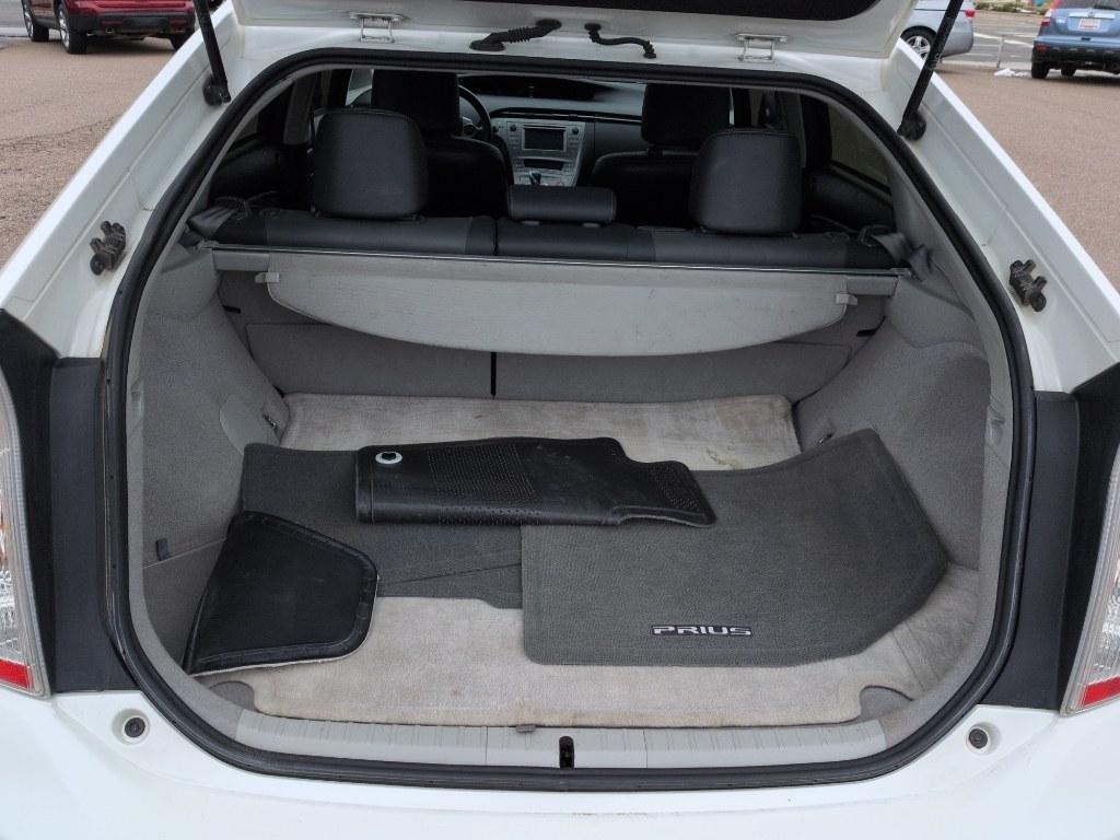 2013 WHITE Toyota Prius PRIUS III (JTDKN3DUXD5) with an 4 Cyl, 1.8L engine, Automatic transmission, located at 10890 W. Colfax Ave., Lakewood, CO, 80215, (303) 274-7692, 39.739914, -105.120132- Photo#19