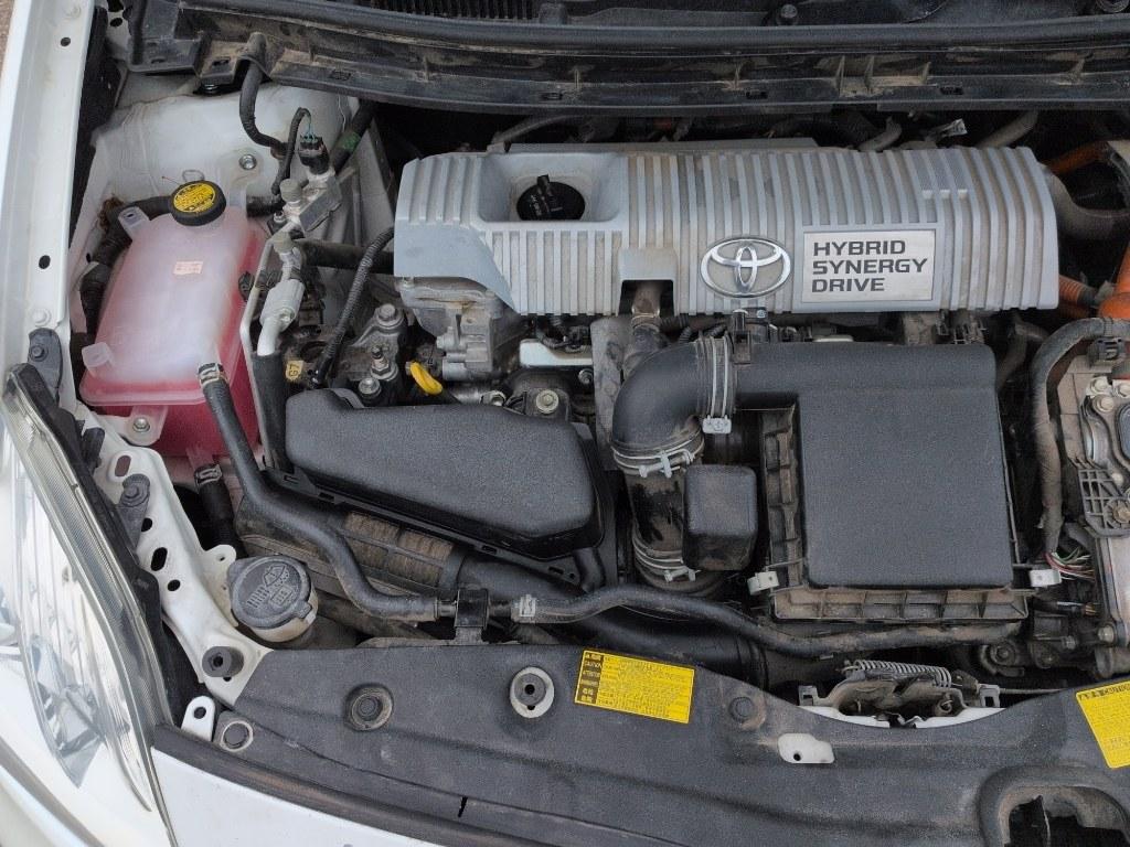 2013 WHITE Toyota Prius PRIUS III (JTDKN3DUXD5) with an 4 Cyl, 1.8L engine, Automatic transmission, located at 10890 W. Colfax Ave., Lakewood, CO, 80215, (303) 274-7692, 39.739914, -105.120132- Photo#22