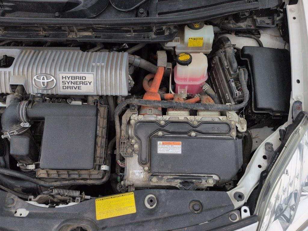 2013 WHITE Toyota Prius PRIUS III (JTDKN3DUXD5) with an 4 Cyl, 1.8L engine, Automatic transmission, located at 10890 W. Colfax Ave., Lakewood, CO, 80215, (303) 274-7692, 39.739914, -105.120132- Photo#23