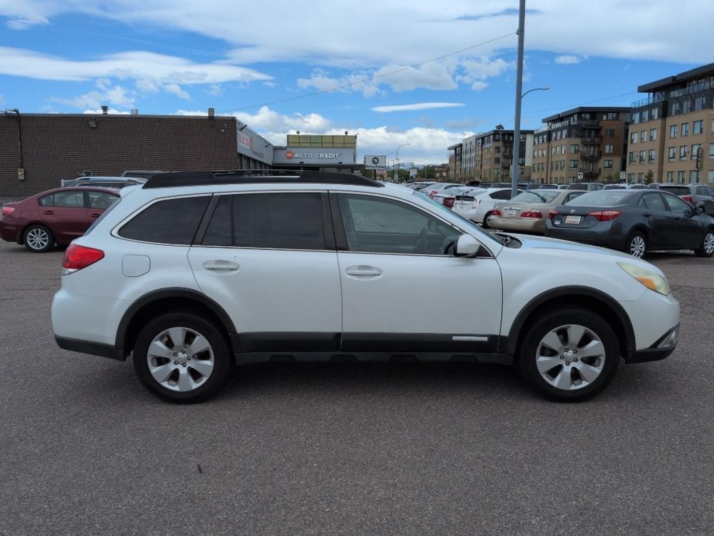 2011 WHITE Subaru Outback 2.5i Premium (4S4BRBGC6B3) with an 4 Cyl, 2.5L engine, Automatic transmission, located at 10890 W. Colfax Ave., Lakewood, CO, 80215, (303) 274-7692, 39.739914, -105.120132- Photo#3