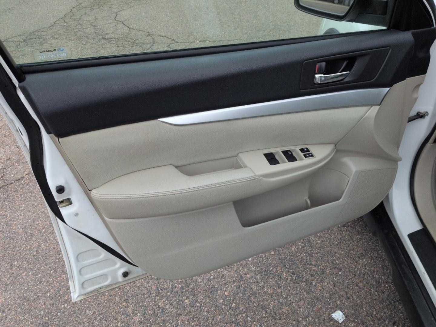 2011 WHITE Subaru Outback 2.5i Premium (4S4BRBGC6B3) with an 4 Cyl, 2.5L engine, Automatic transmission, located at 10890 W. Colfax Ave., Lakewood, CO, 80215, (303) 274-7692, 39.739914, -105.120132- Photo#8
