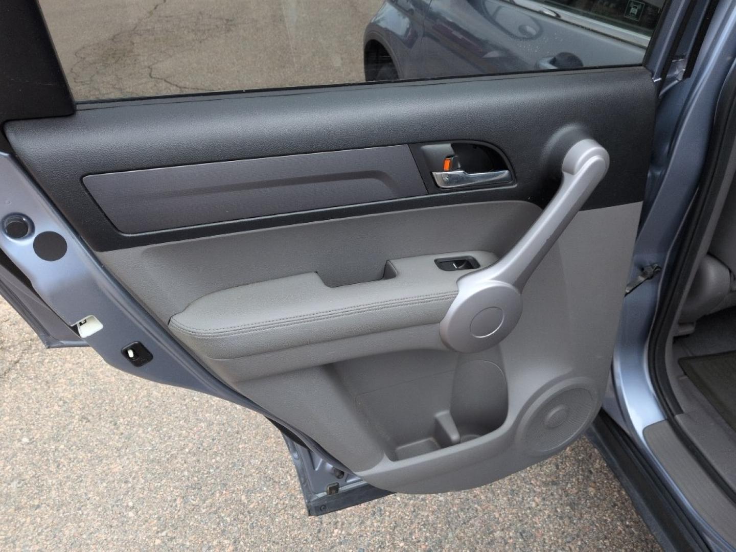 2007 BLUE Honda CR-V EX-L (JHLRE48787C) with an 4 Cyl, 2.4L engine, Automatic transmission, located at 10890 W. Colfax Ave., Lakewood, CO, 80215, (303) 274-7692, 39.739914, -105.120132- Photo#16
