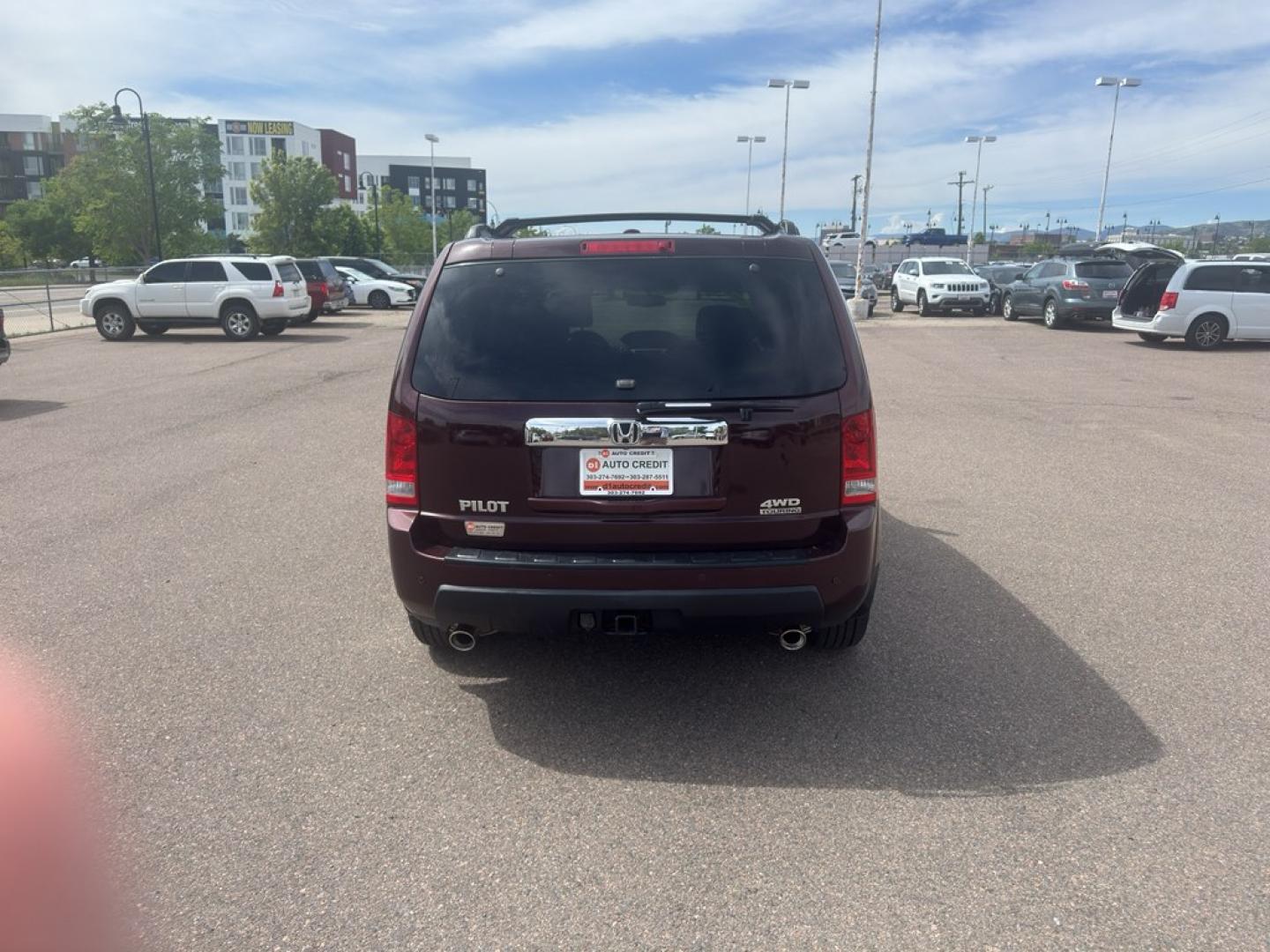 2009 BURGUNDY Honda Pilot Touring-RES (5FNYF48959B) with an V6, 3.5L engine, Automatic transmission, located at 10890 W. Colfax Ave., Lakewood, CO, 80215, (303) 274-7692, 39.739914, -105.120132- Photo#4