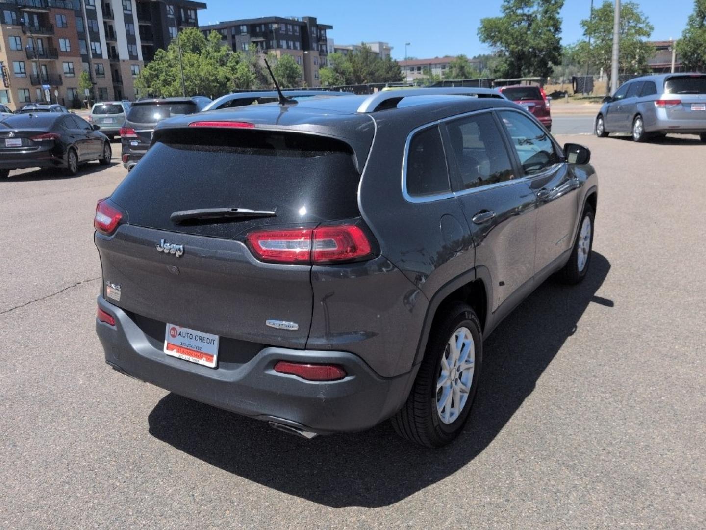 2015 GRAY Jeep Cherokee Latitude (1C4PJMCS8FW) with an V6, 3.2L engine, Automatic transmission, located at 10890 W. Colfax Ave., Lakewood, CO, 80215, (303) 274-7692, 39.739914, -105.120132- Photo#4