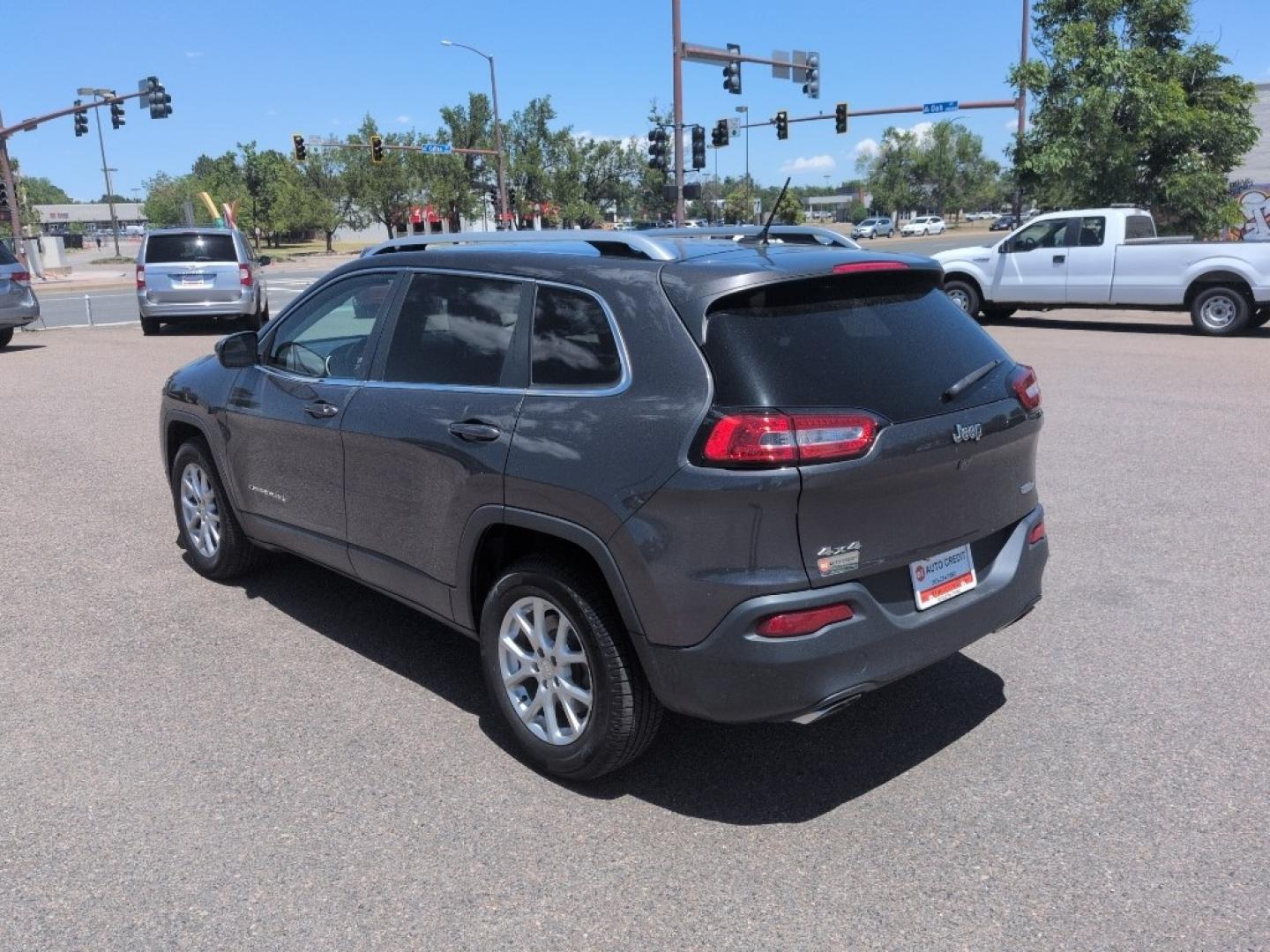2015 GRAY Jeep Cherokee Latitude (1C4PJMCS8FW) with an V6, 3.2L engine, Automatic transmission, located at 10890 W. Colfax Ave., Lakewood, CO, 80215, (303) 274-7692, 39.739914, -105.120132- Photo#6