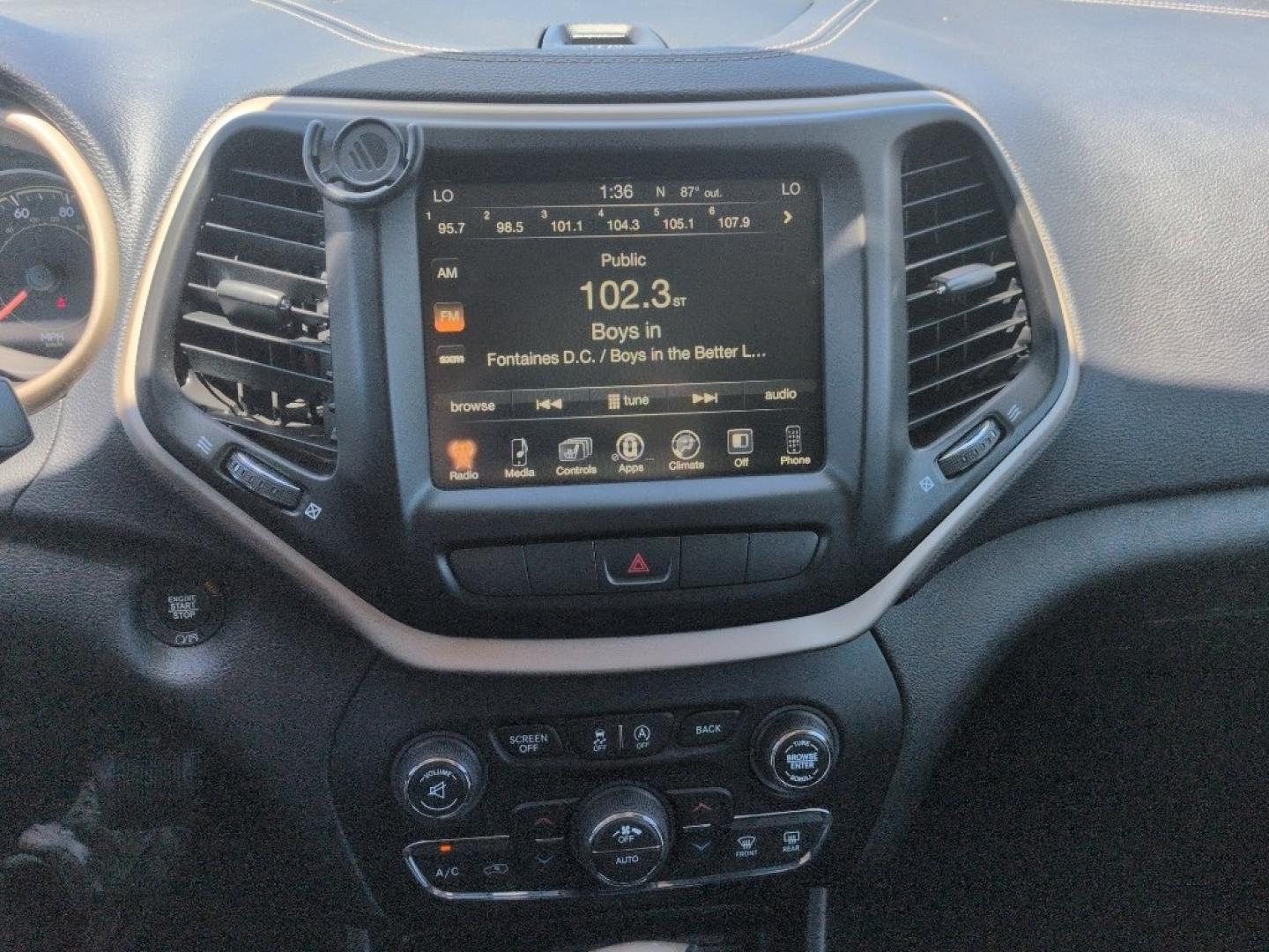 2015 GRAY Jeep Cherokee Latitude (1C4PJMCS8FW) with an V6, 3.2L engine, Automatic transmission, located at 10890 W. Colfax Ave., Lakewood, CO, 80215, (303) 274-7692, 39.739914, -105.120132- Photo#12