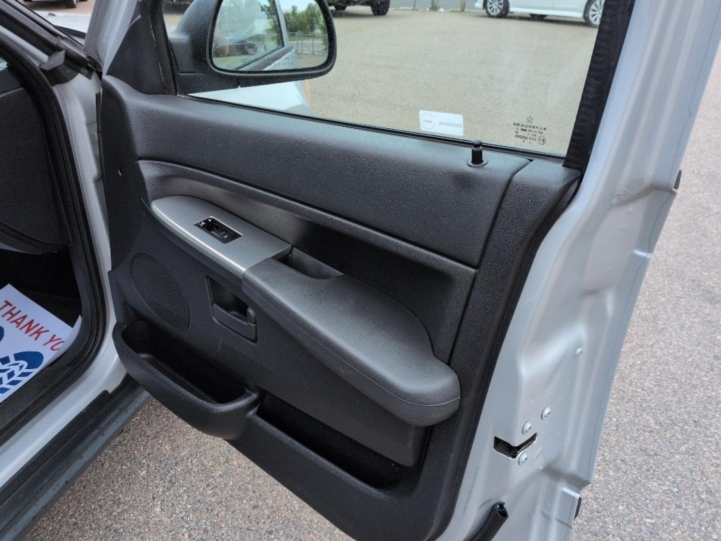 2008 SILVER Jeep Grand Cherokee Laredo (1J8GR48K28C) with an V6, 3.7L (225 CID) engine, Automatic transmission, located at 10890 W. Colfax Ave., Lakewood, CO, 80215, (303) 274-7692, 39.739914, -105.120132- Photo#16