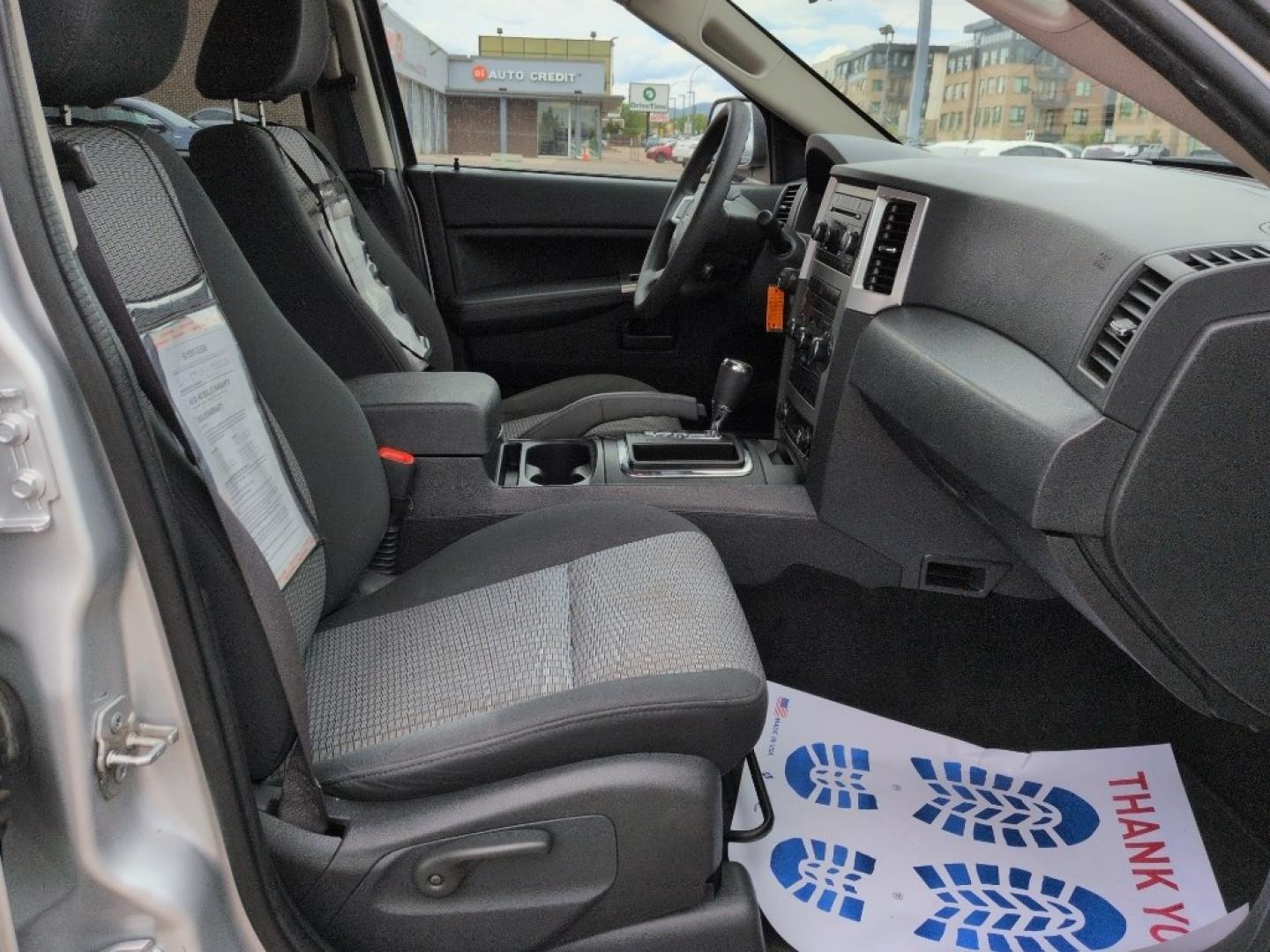2008 SILVER Jeep Grand Cherokee Laredo (1J8GR48K28C) with an V6, 3.7L (225 CID) engine, Automatic transmission, located at 10890 W. Colfax Ave., Lakewood, CO, 80215, (303) 274-7692, 39.739914, -105.120132- Photo#17