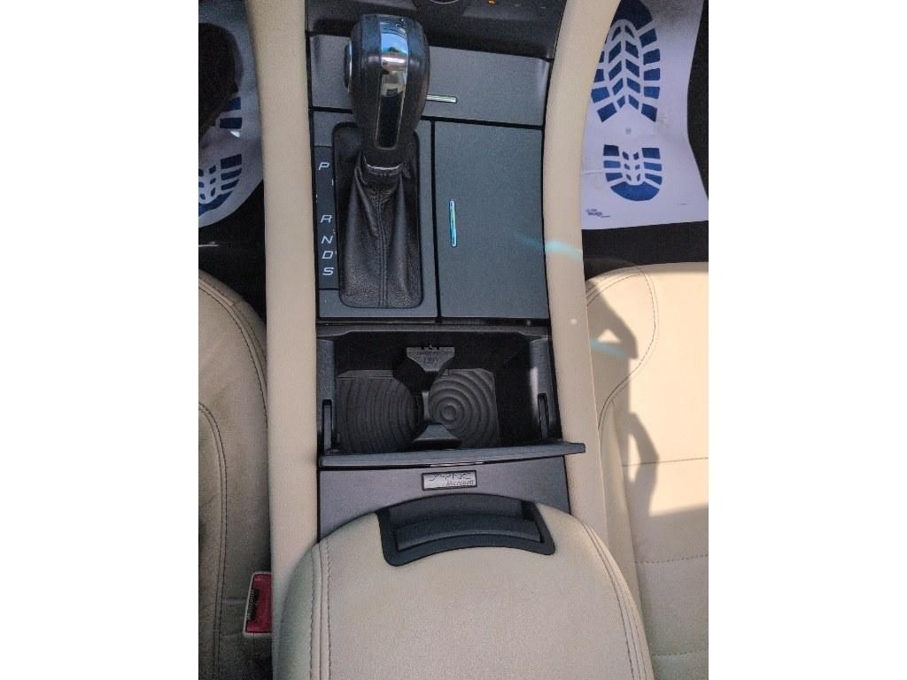 2013 WHITE Ford Taurus SEL (1FAHP2E8XDG) with an V6, 3.5L engine, Automatic transmission, located at 10890 W. Colfax Ave., Lakewood, CO, 80215, (303) 274-7692, 39.739914, -105.120132- Photo#13