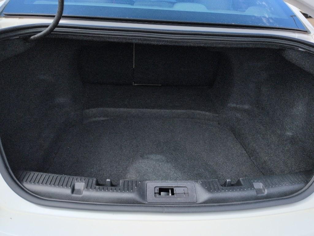 2013 WHITE Ford Taurus SEL (1FAHP2E8XDG) with an V6, 3.5L engine, Automatic transmission, located at 10890 W. Colfax Ave., Lakewood, CO, 80215, (303) 274-7692, 39.739914, -105.120132- Photo#22