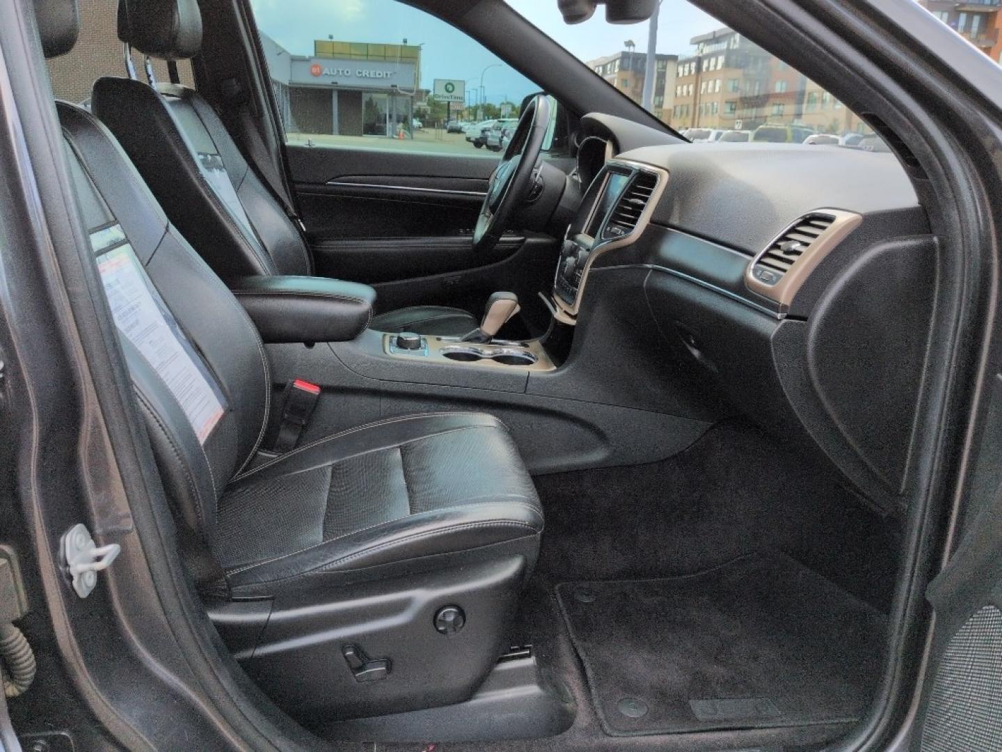 2016 GRAY Jeep Grand Cherokee LIMITED 4WD (1C4RJFBG6GC) with an V6, 3.6L engine, Automatic transmission, located at 10890 W. Colfax Ave., Lakewood, CO, 80215, (303) 274-7692, 39.739914, -105.120132- Photo#20