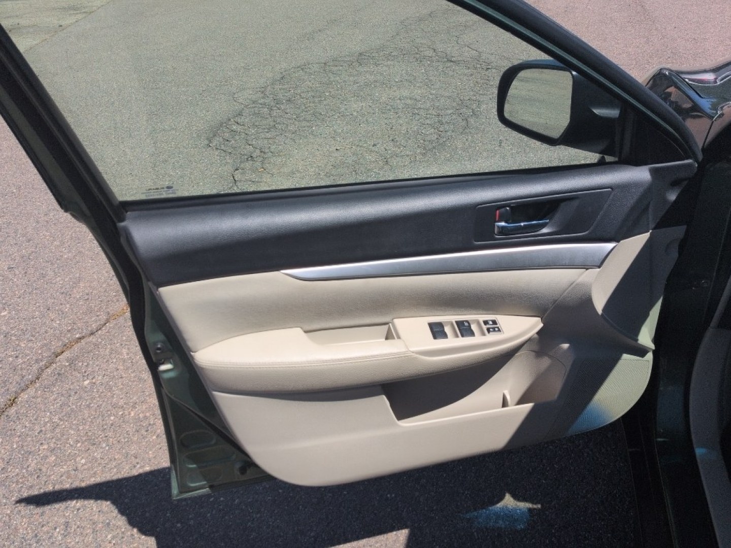 2010 GREEN Subaru Outback 2.5i Premium (4S4BRBBC7A3) with an 4 Cyl, 2.5L engine, Automatic transmission, located at 10890 W. Colfax Ave., Lakewood, CO, 80215, (303) 274-7692, 39.739914, -105.120132- Photo#8