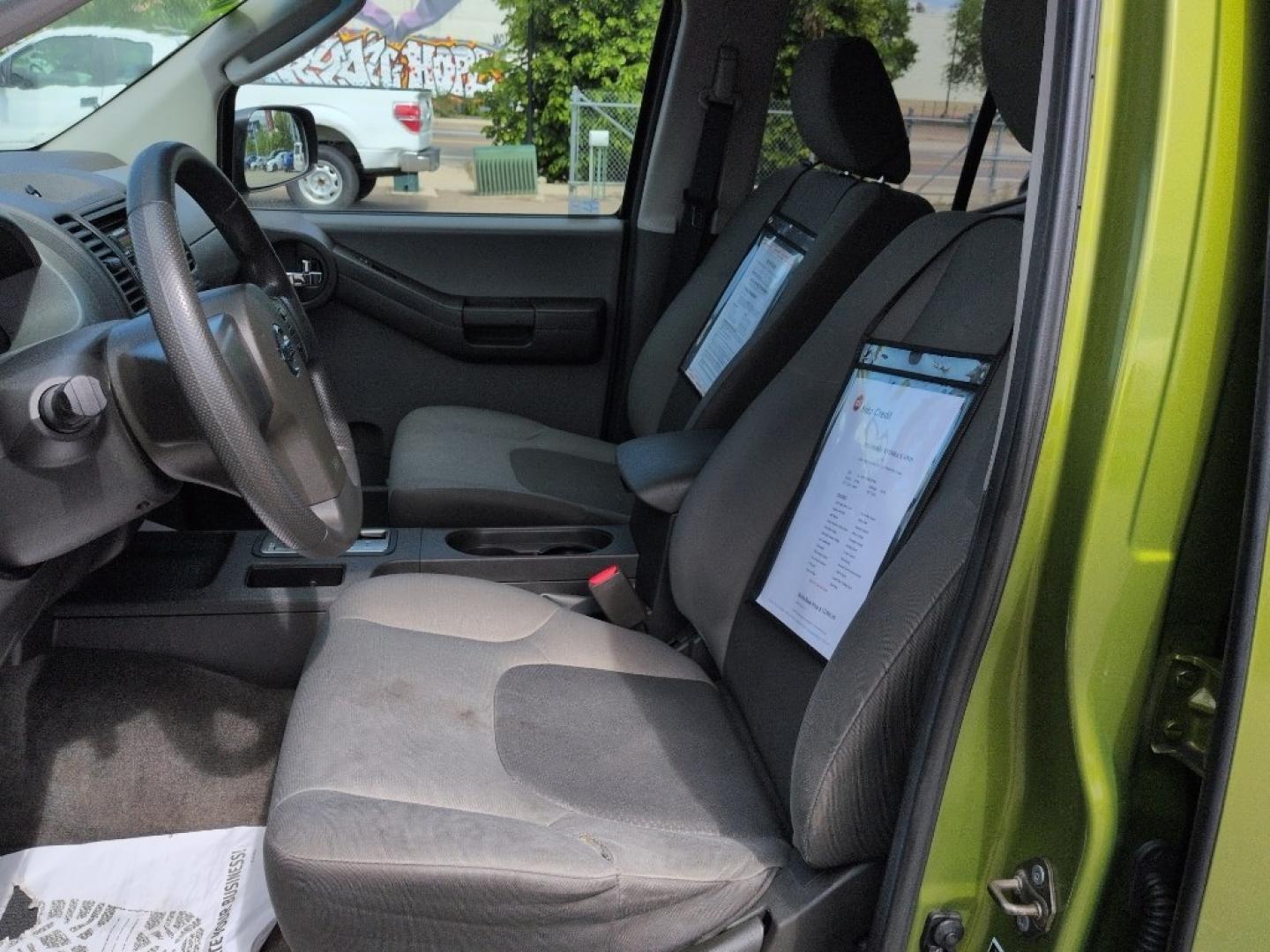 2011 GREEN Nissan Xterra X 4WD (5N1AN0NW1BC) with an V6, 4.0L engine, Automatic transmission, located at 10890 W. Colfax Ave., Lakewood, CO, 80215, (303) 274-7692, 39.739914, -105.120132- Photo#9