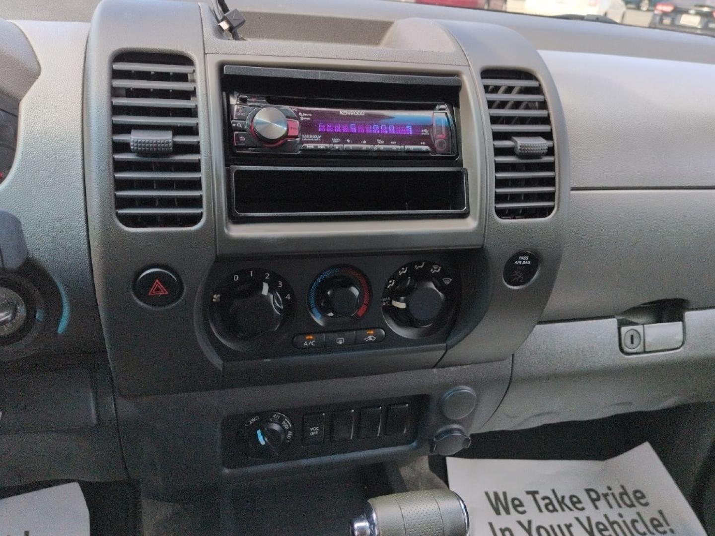 2011 GREEN Nissan Xterra X 4WD (5N1AN0NW1BC) with an V6, 4.0L engine, Automatic transmission, located at 10890 W. Colfax Ave., Lakewood, CO, 80215, (303) 274-7692, 39.739914, -105.120132- Photo#12
