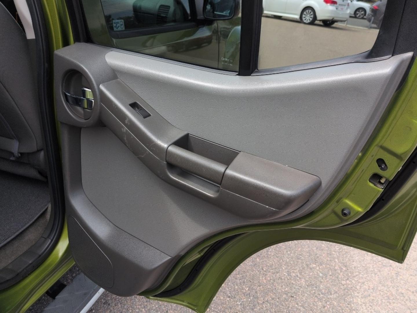 2011 GREEN Nissan Xterra X 4WD (5N1AN0NW1BC) with an V6, 4.0L engine, Automatic transmission, located at 10890 W. Colfax Ave., Lakewood, CO, 80215, (303) 274-7692, 39.739914, -105.120132- Photo#18