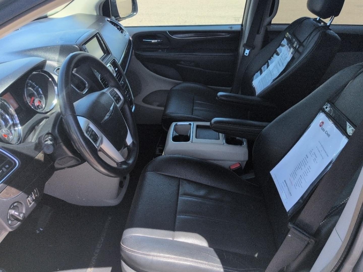 2016 SILVER Chrysler Town and Country Touring (2C4RC1BG5GR) with an V6, 3.6L engine, Automatic transmission, located at 10890 W. Colfax Ave., Lakewood, CO, 80215, (303) 274-7692, 39.739914, -105.120132- Photo#9