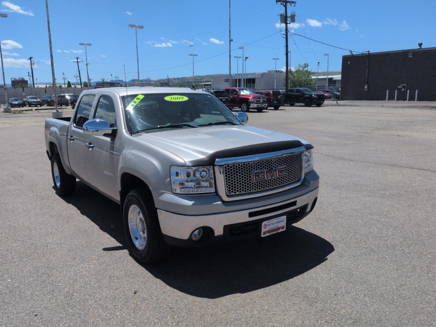 2009 SILVER GMC Sierra SLE (3GTEK23389G) with an V8, 5.3L engine, Automatic transmission, located at 10890 W. Colfax Ave., Lakewood, CO, 80215, (303) 274-7692, 39.739914, -105.120132- Photo#2