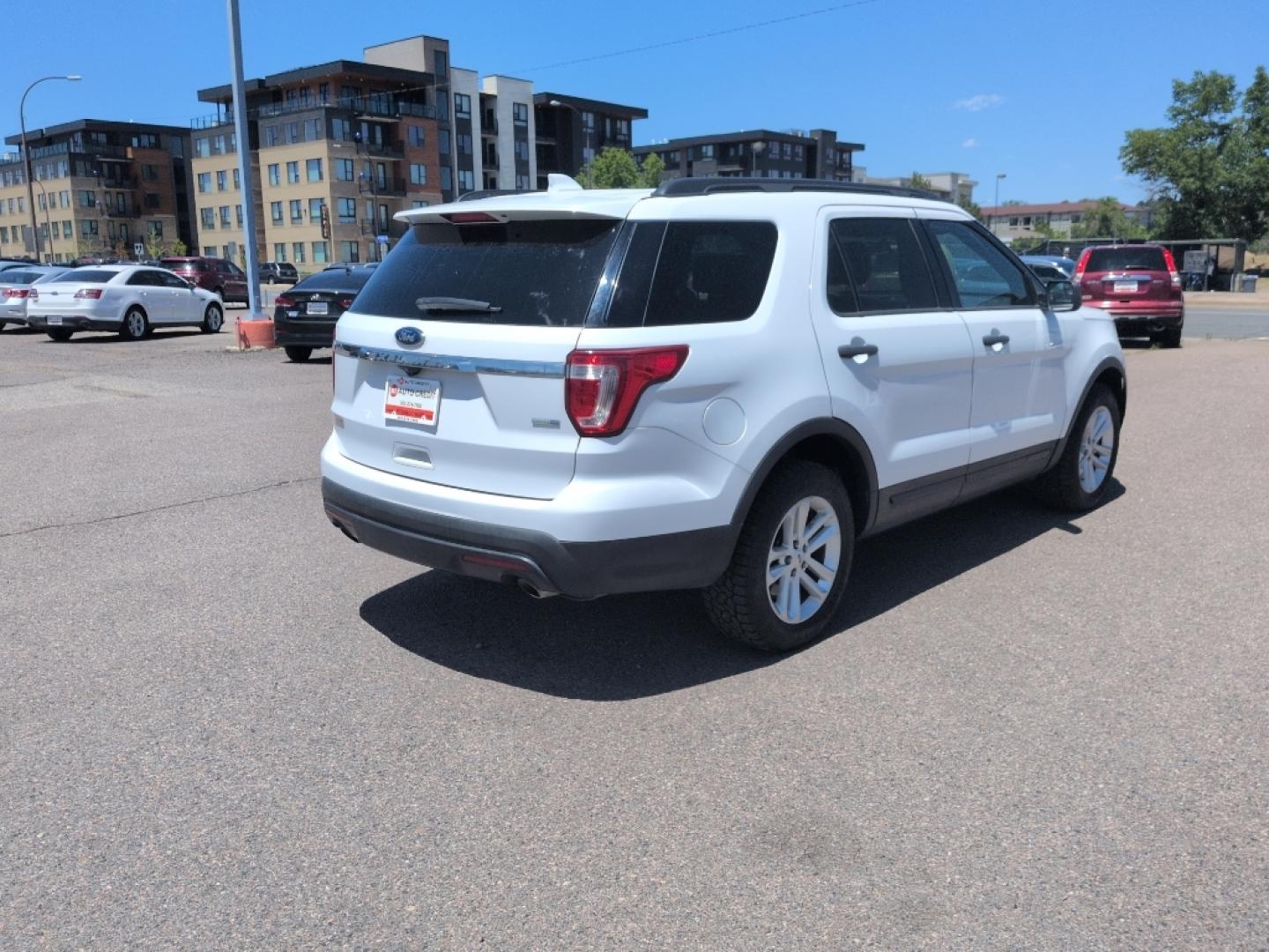 2016 WHITE /ACTUAL Ford Explorer Base (1FM5K8B8XGG) with an V6, 3.5L engine, Automatic transmission, located at 10890 W. Colfax Ave., Lakewood, CO, 80215, (303) 274-7692, 39.739914, -105.120132- Photo#4
