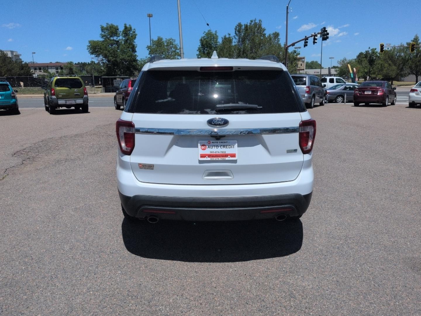 2016 WHITE /ACTUAL Ford Explorer Base (1FM5K8B8XGG) with an V6, 3.5L engine, Automatic transmission, located at 10890 W. Colfax Ave., Lakewood, CO, 80215, (303) 274-7692, 39.739914, -105.120132- Photo#5