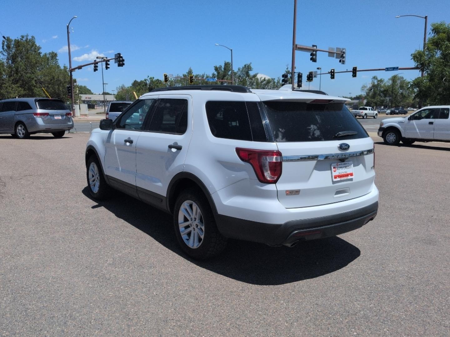 2016 WHITE /ACTUAL Ford Explorer Base (1FM5K8B8XGG) with an V6, 3.5L engine, Automatic transmission, located at 10890 W. Colfax Ave., Lakewood, CO, 80215, (303) 274-7692, 39.739914, -105.120132- Photo#6