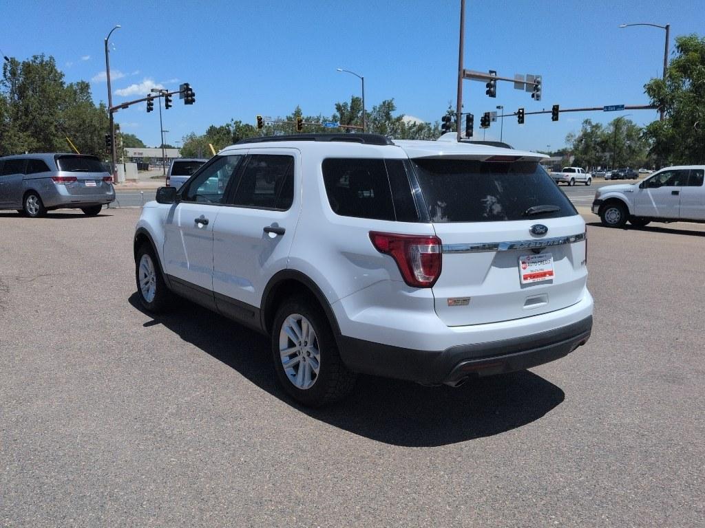 2016 WHITE Ford Explorer Base (1FM5K8B8XGG) with an V6, 3.5L engine, Automatic transmission, located at 10890 W. Colfax Ave., Lakewood, CO, 80215, (303) 274-7692, 39.739914, -105.120132- Photo#6