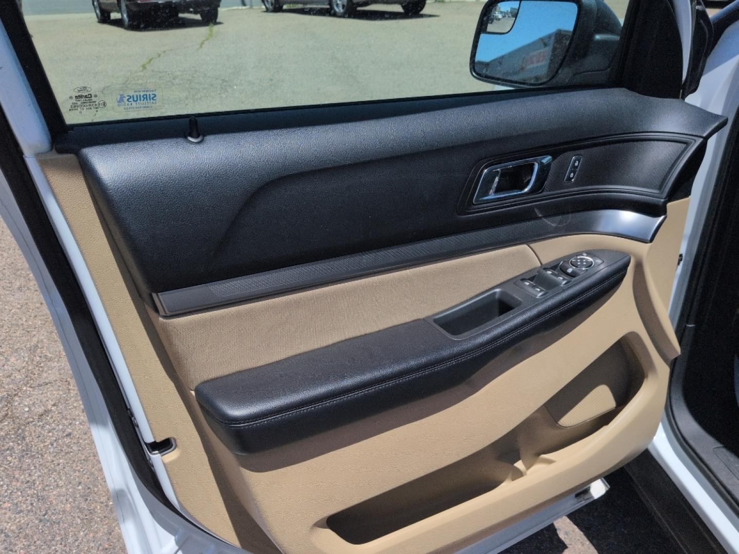 2016 WHITE /ACTUAL Ford Explorer Base (1FM5K8B8XGG) with an V6, 3.5L engine, Automatic transmission, located at 10890 W. Colfax Ave., Lakewood, CO, 80215, (303) 274-7692, 39.739914, -105.120132- Photo#8
