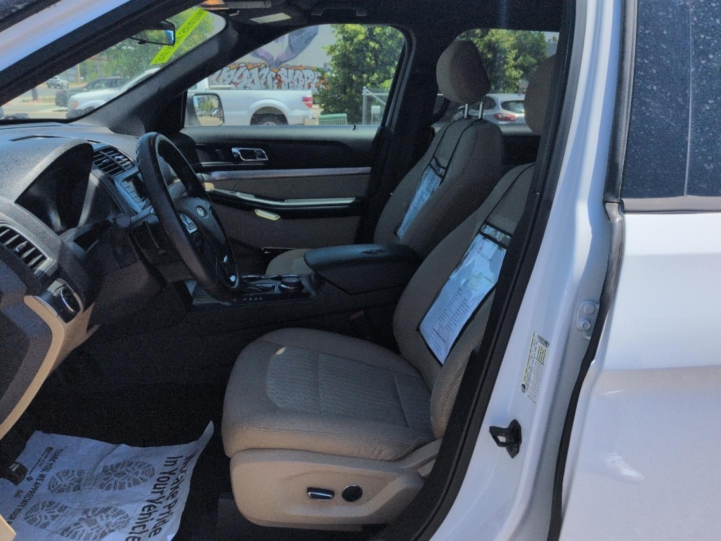2016 WHITE /ACTUAL Ford Explorer Base (1FM5K8B8XGG) with an V6, 3.5L engine, Automatic transmission, located at 10890 W. Colfax Ave., Lakewood, CO, 80215, (303) 274-7692, 39.739914, -105.120132- Photo#9