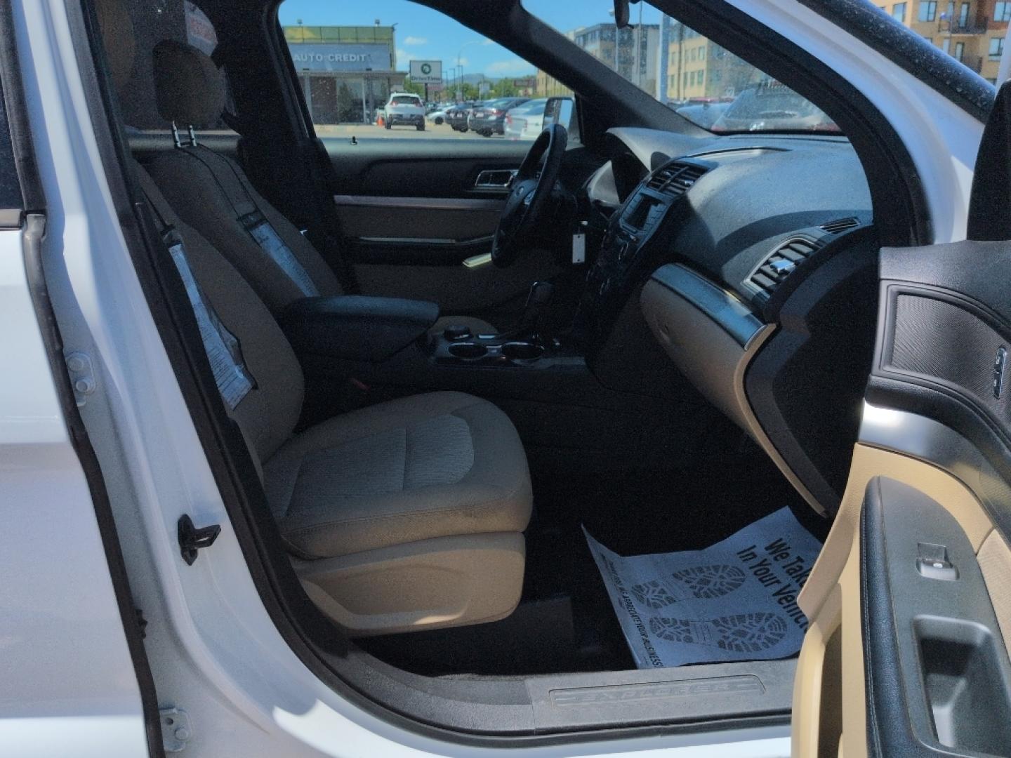 2016 WHITE /ACTUAL Ford Explorer Base (1FM5K8B8XGG) with an V6, 3.5L engine, Automatic transmission, located at 10890 W. Colfax Ave., Lakewood, CO, 80215, (303) 274-7692, 39.739914, -105.120132- Photo#19