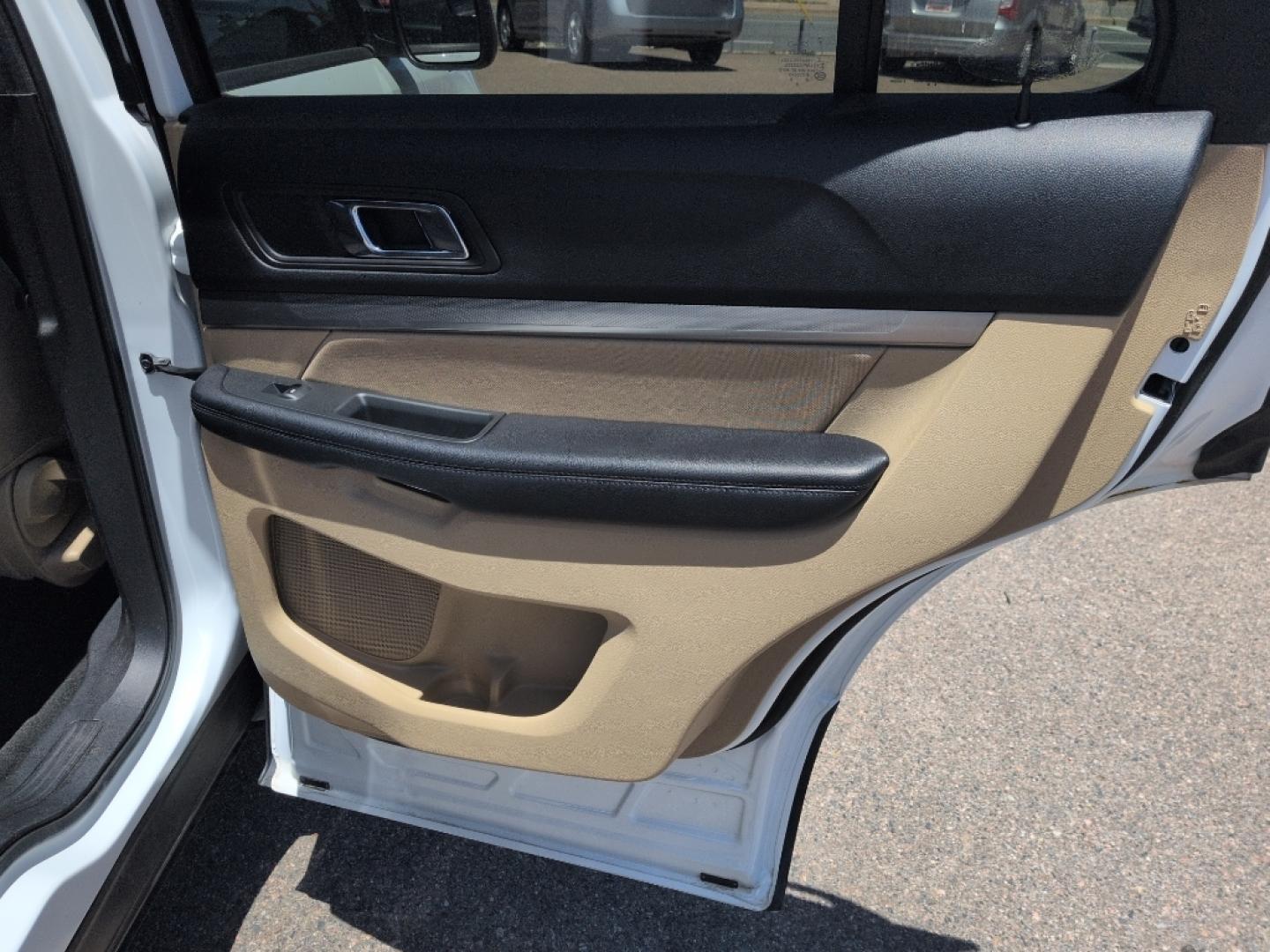 2016 WHITE /ACTUAL Ford Explorer Base (1FM5K8B8XGG) with an V6, 3.5L engine, Automatic transmission, located at 10890 W. Colfax Ave., Lakewood, CO, 80215, (303) 274-7692, 39.739914, -105.120132- Photo#20