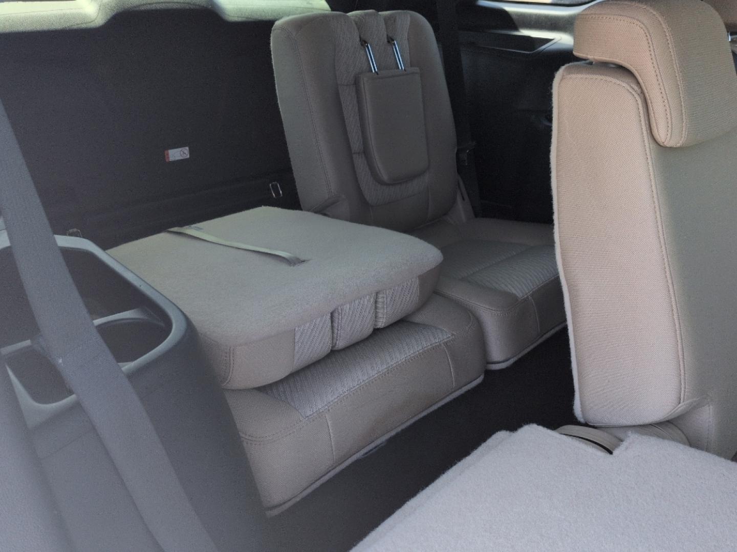 2016 WHITE /ACTUAL Ford Explorer Base (1FM5K8B8XGG) with an V6, 3.5L engine, Automatic transmission, located at 10890 W. Colfax Ave., Lakewood, CO, 80215, (303) 274-7692, 39.739914, -105.120132- Photo#22