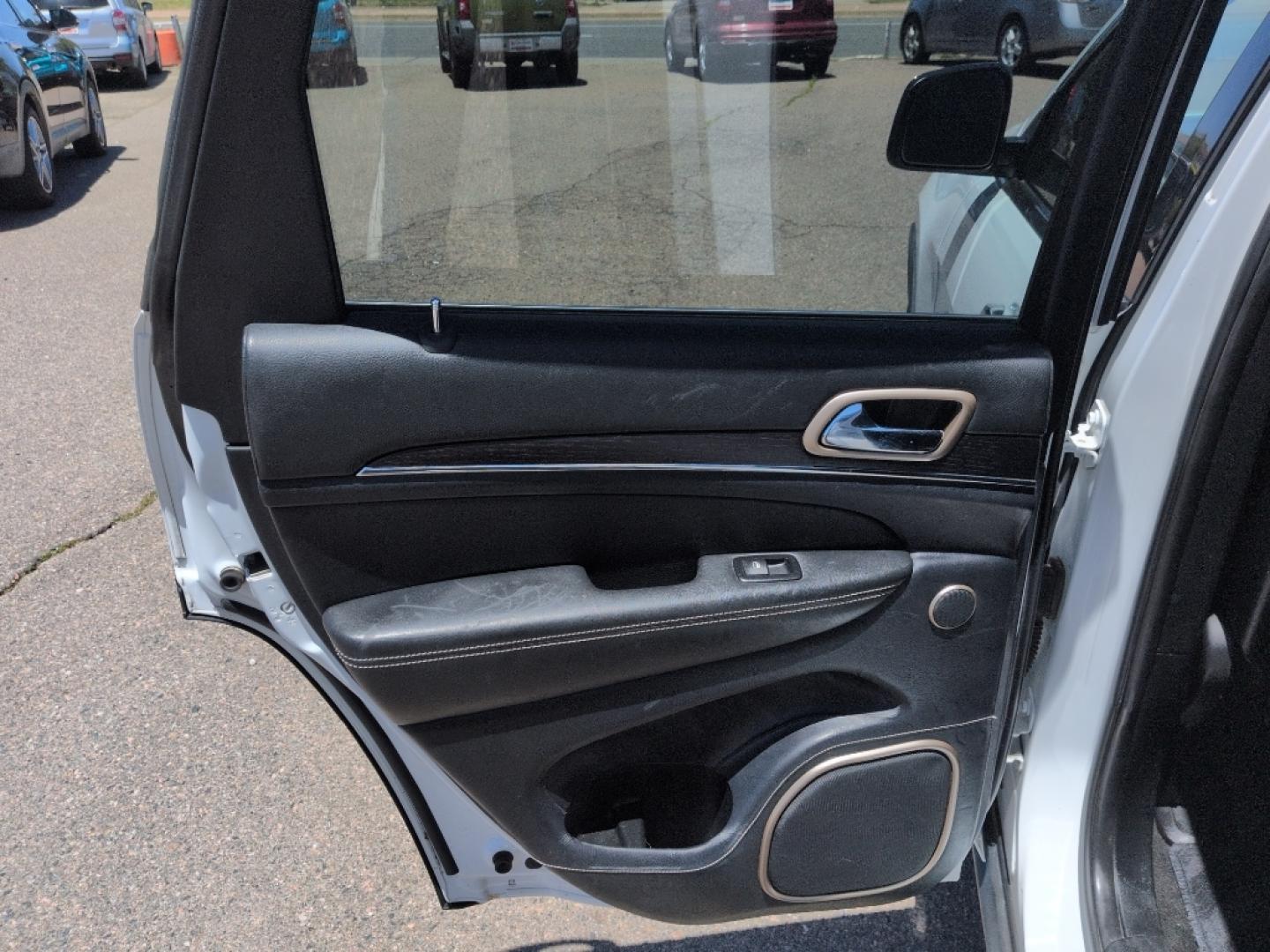 2015 WHITE Jeep Grand Cherokee Limited (1C4RJFBG9FC) with an V6, 3.6L engine, Automatic transmission, located at 10890 W. Colfax Ave., Lakewood, CO, 80215, (303) 274-7692, 39.739914, -105.120132- Photo#16