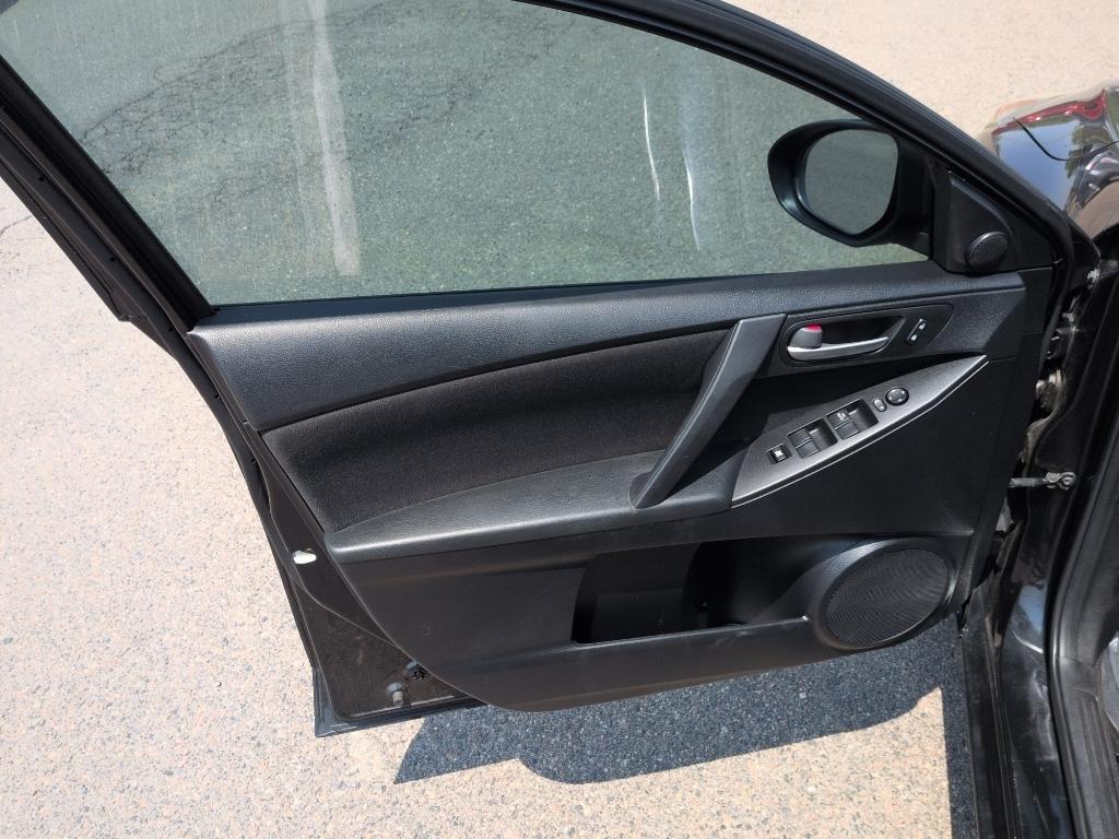 2012 BLACK Mazda Mazda3 i Touring w/SKYACTIV-G (JM1BL1V70C1) with an 4 Cyl, 2.0L engine, Automatic transmission, located at 10890 W. Colfax Ave., Lakewood, CO, 80215, (303) 274-7692, 39.739914, -105.120132- Photo#8