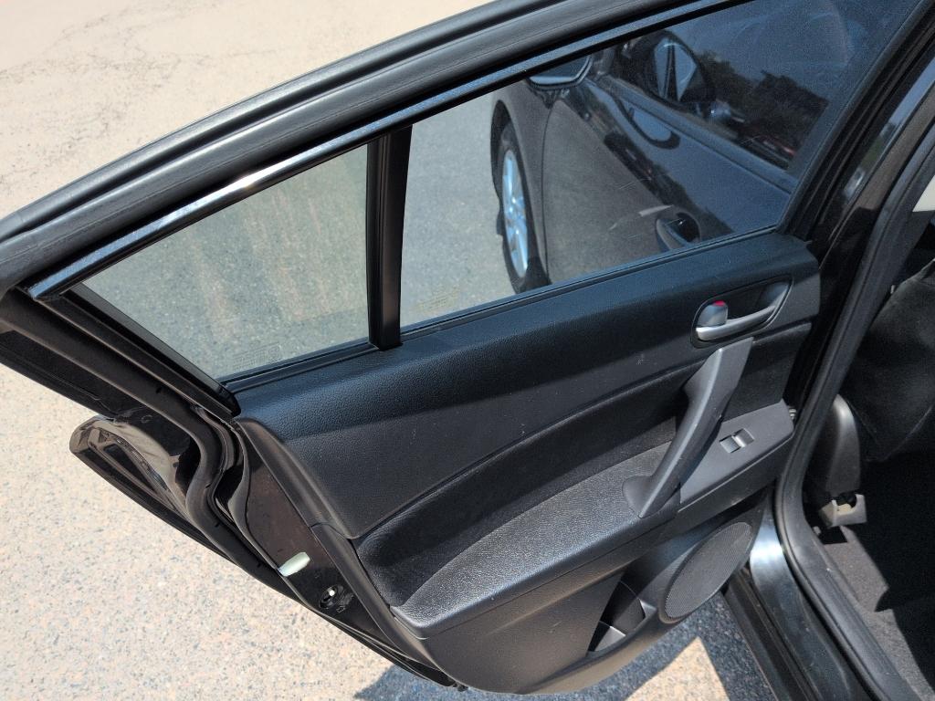 2012 BLACK Mazda Mazda3 i Touring w/SKYACTIV-G (JM1BL1V70C1) with an 4 Cyl, 2.0L engine, Automatic transmission, located at 10890 W. Colfax Ave., Lakewood, CO, 80215, (303) 274-7692, 39.739914, -105.120132- Photo#17